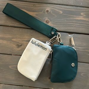 Lululemon dual pouch wristlet